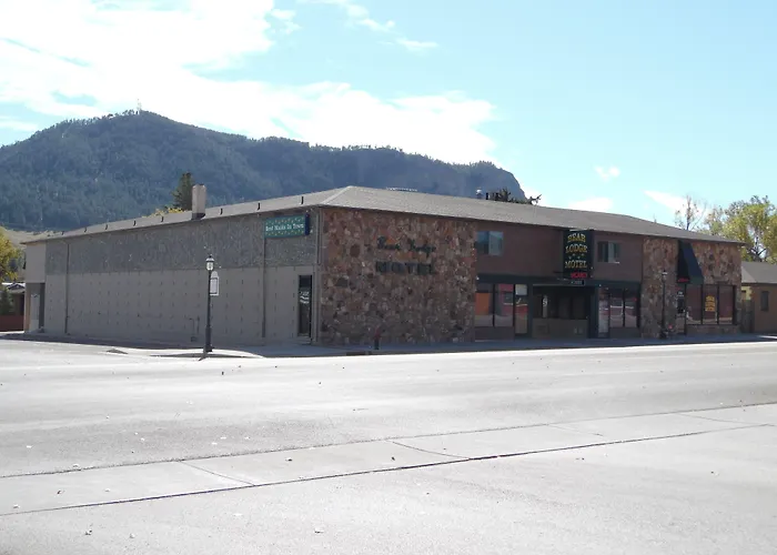 Bear Motel 2*